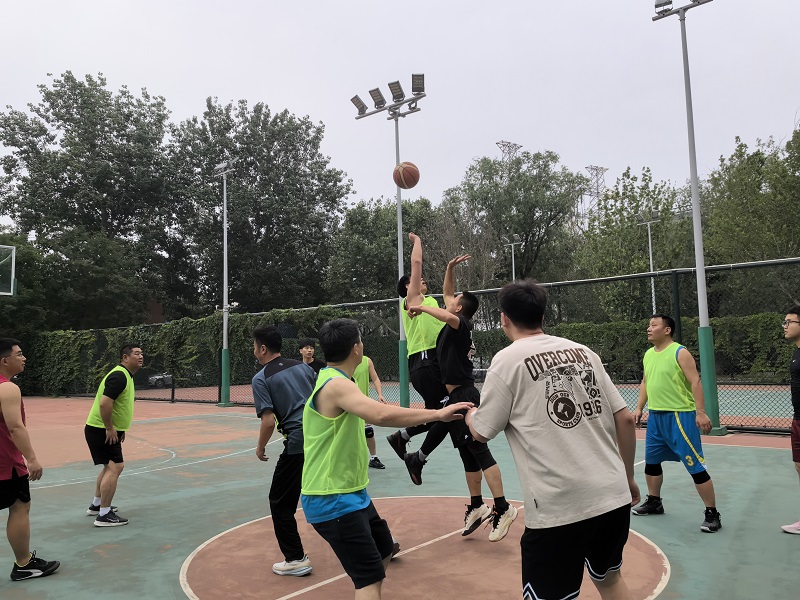迎“篮”而上，以“球”会友——第七十二期高校中青年干部培训班 （高职中青第十一期）与中国教育干部网络学院篮球队举行友谊赛